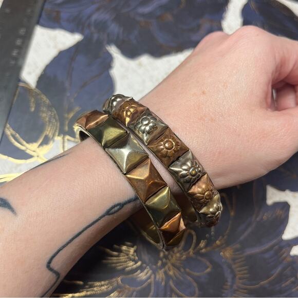 Vintage 70s Solid Brass & Copper Gold and Silver Floral Bangle Bracelet Set D1 - Picture 8 of 13